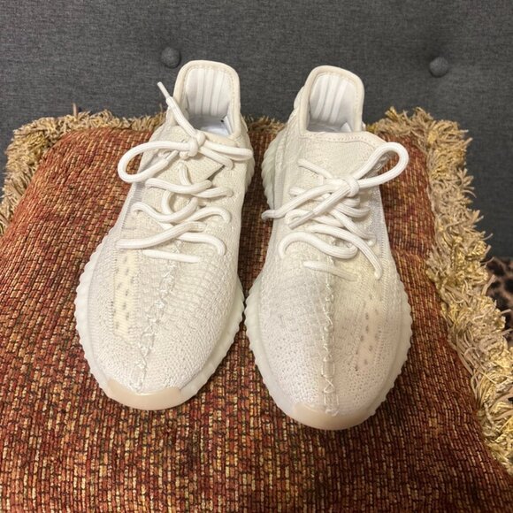 NWOB!  Adidas Yeezy Boost 350 V2 Low Cream White / Triple White ~ Size 6.5 - Picture 1 of 8